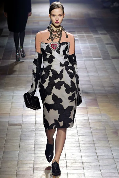 Look 9